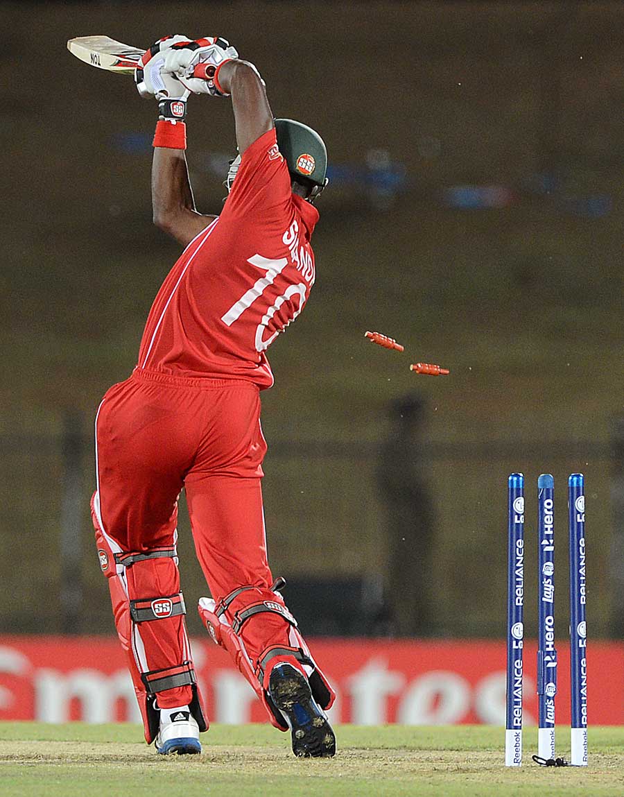 زمبابوے کا کوئی بلے باز جنوبی افریقہ کے لیے خطرہ ثابت نہ ہو سکا (تصویر: AFP)