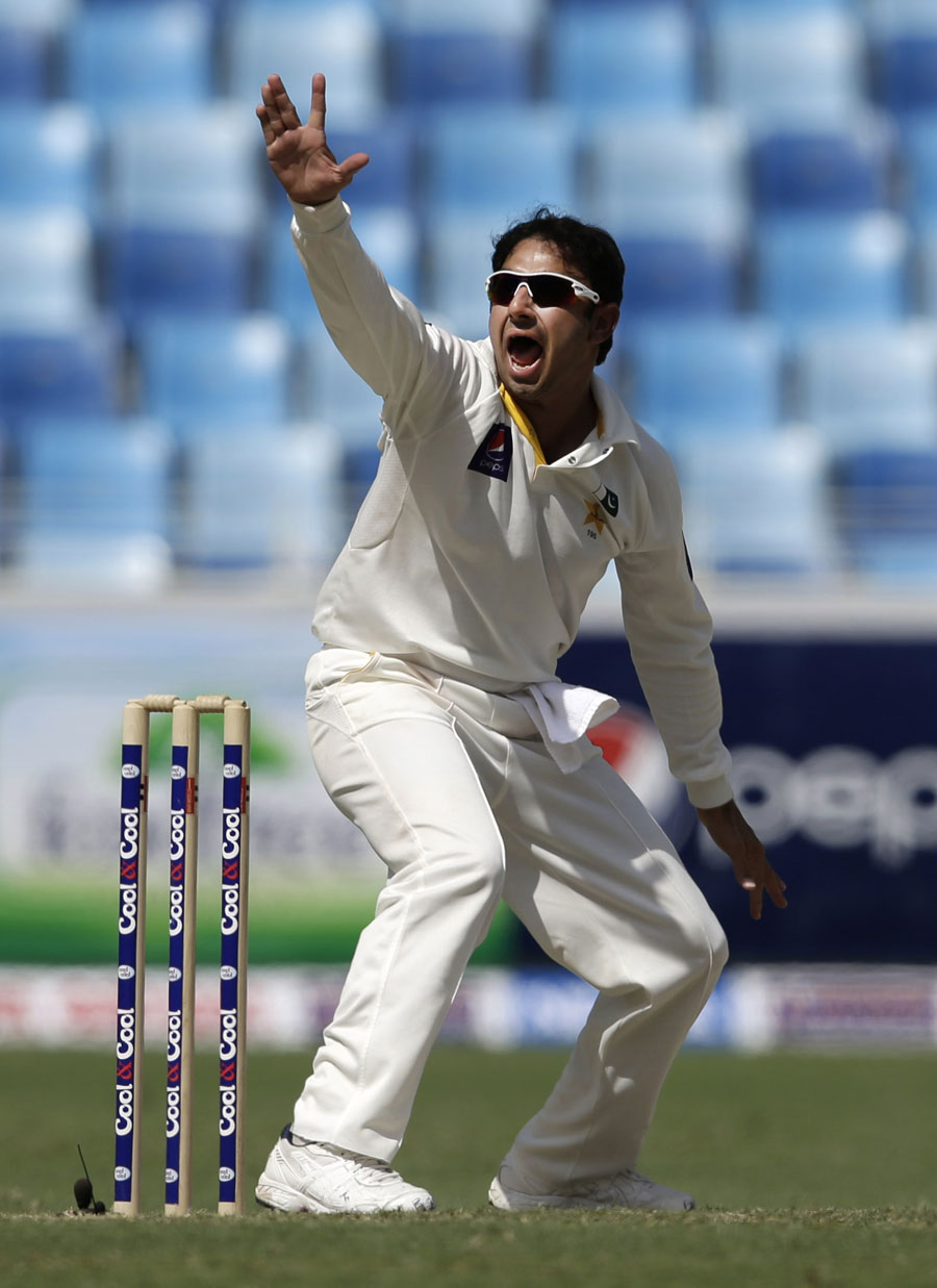 سعید اجمل ساتویں پاکستانی باؤلر ہیں جنہوں نے بین الاقوامی کرکٹ میں 400 وکٹیں حاصل کیں (تصویر: AFP)