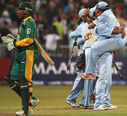 جنوبی افریقہ ورلڈ ٹی ٹوئنٹی 2007ء میں بھارت ہی کے ہاتھوں ٹورنامنٹ سے باہر ہوا تھا (تصویر: Getty Images)