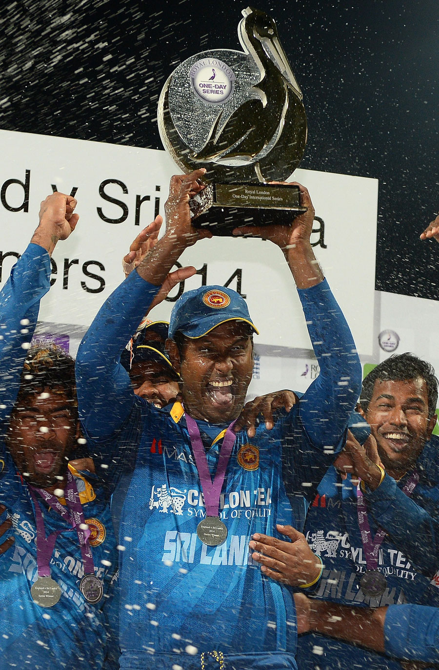 انگلستان کے خلاف سیریز جیتنا سری لنکا کی کامیابیوں کے باب میں ایک اور اضافہ ہے (تصویر: AFP)